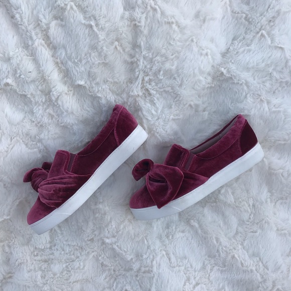 Libby Edelman Caitlyn Velvet Platform Sneakers - Picture 4 of 6